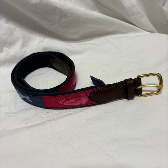 Vineyard Vines Stylish Multicolor Fish Belt with Gold Buckle - Picture 2 of 7